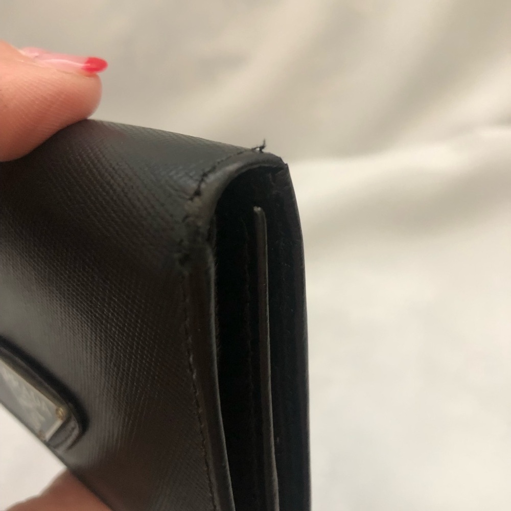 Prada Black Leather Trifold Wallet - Picture 6 of 13